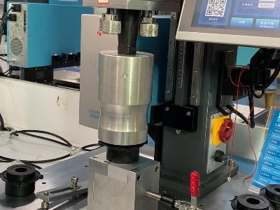 超声波焊接车门把手内衬：以科技之力重塑汽车内饰品质